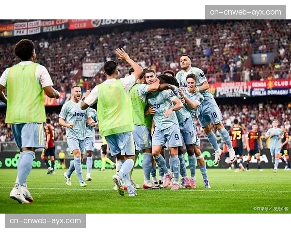 场边花絮：拉齐奥球迷在看台打出巨型标语支持主帅图多尔